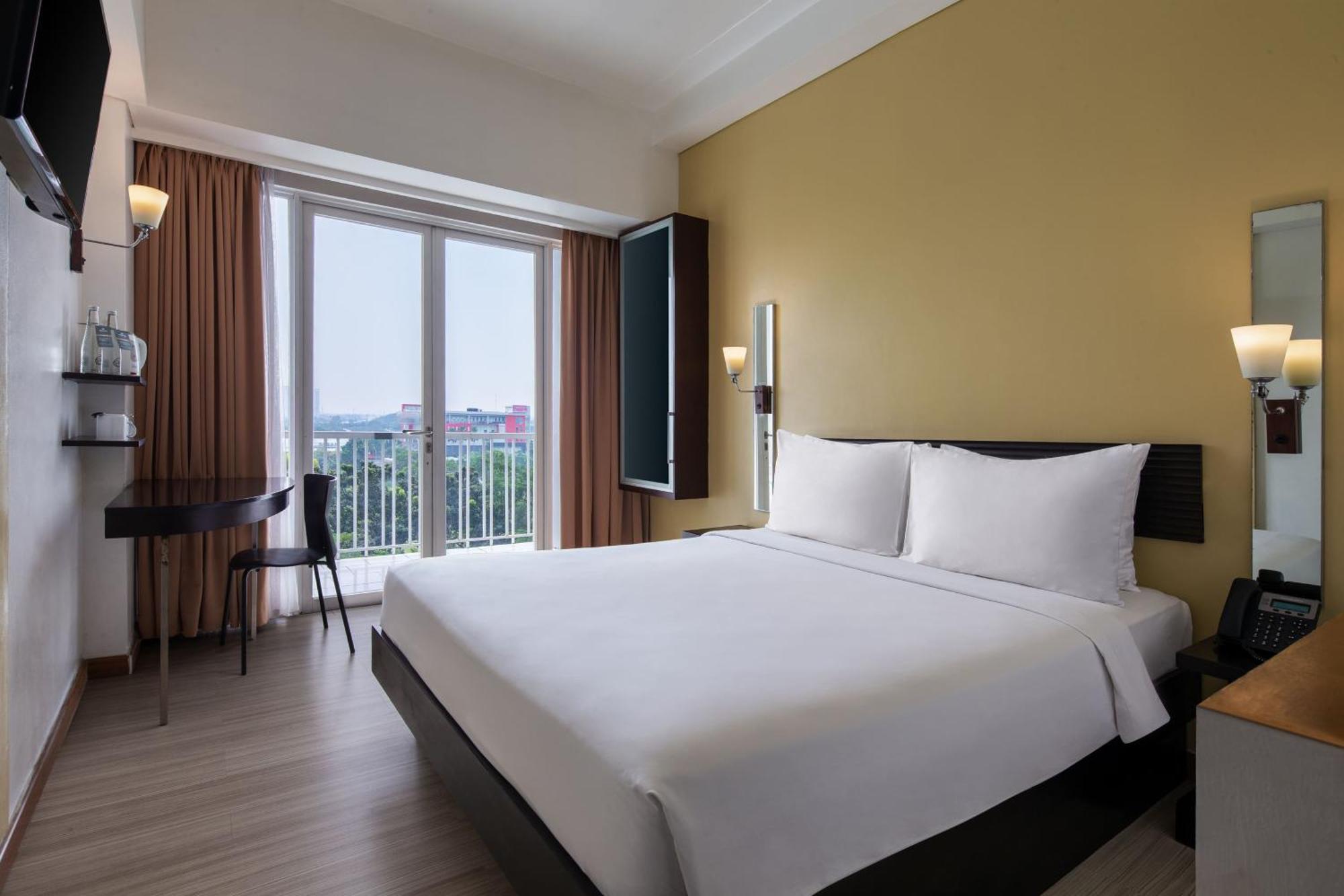 Hotel Santika Bsd City-Serpong Exterior photo